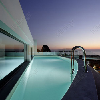 Πισίνα - θέα . Swimming pool - view