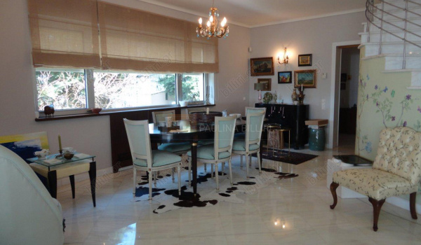 Τραπεζαρία - Dining room