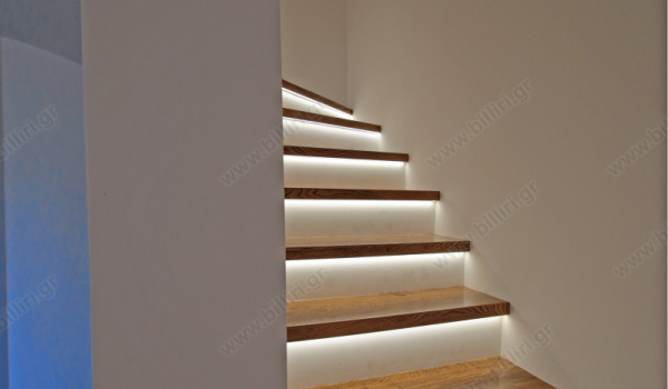 73_stairs_connecting_ground_floor_with_bedrooms_floor_153414520