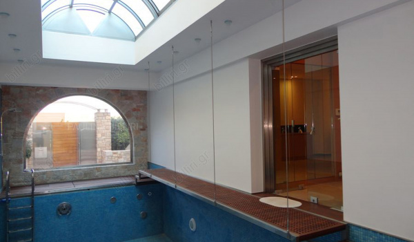 Εσωτερική πισίνα - Indoor swimming pool